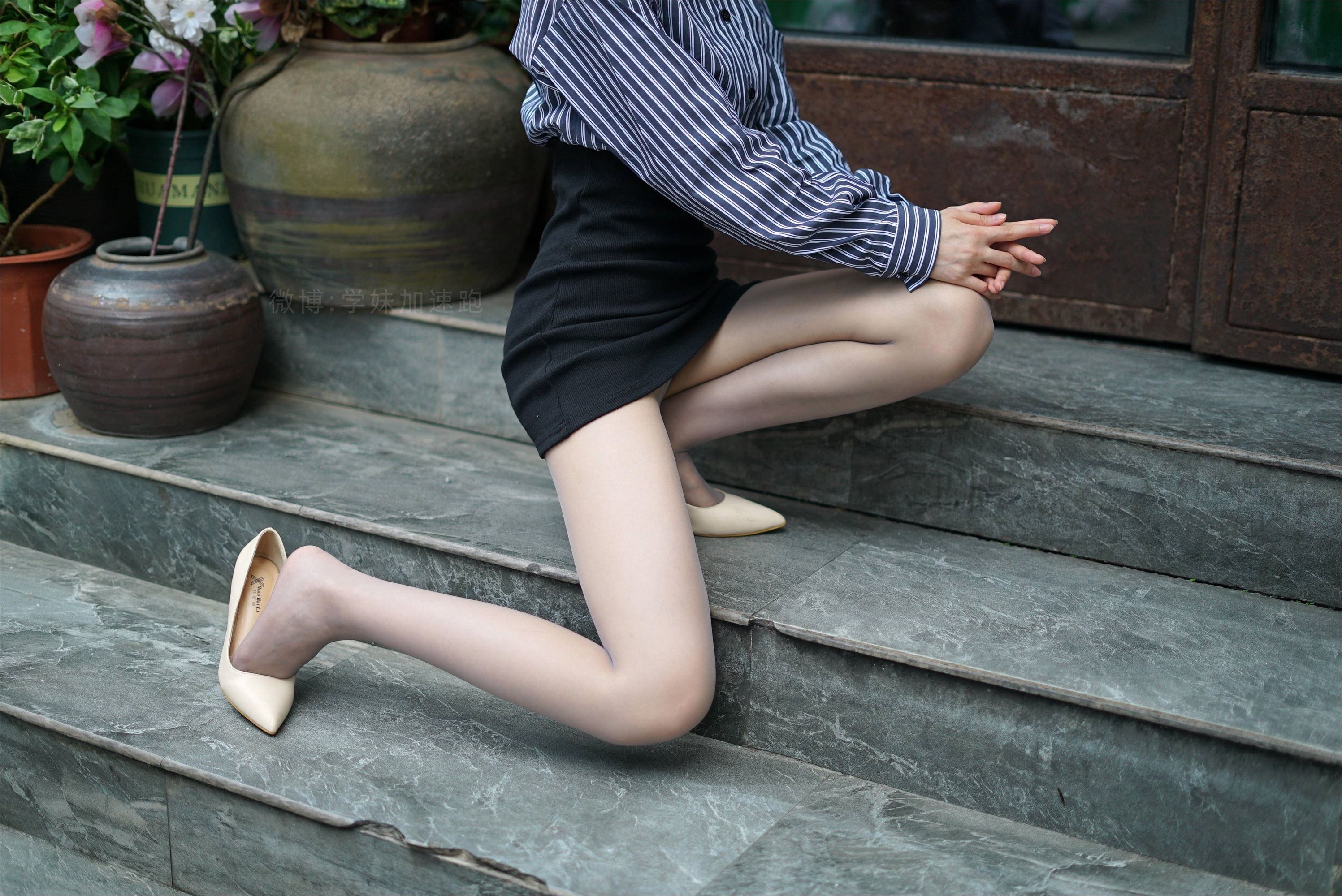 学妹加速跑 XM094《无价之腿-腿腿》